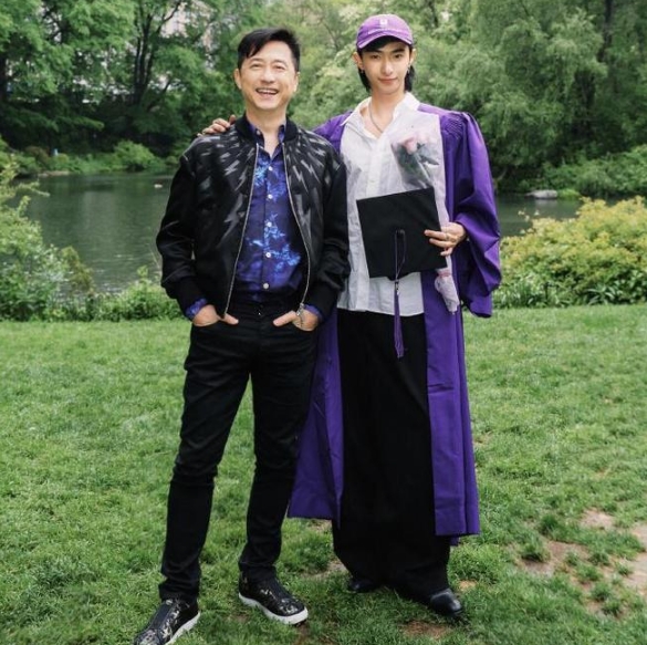 曬出童年父子照！小哈利歡慶「庾澄慶64歲大壽」　驚喜告白「獻上最有愛禮物」網看哭：值得了