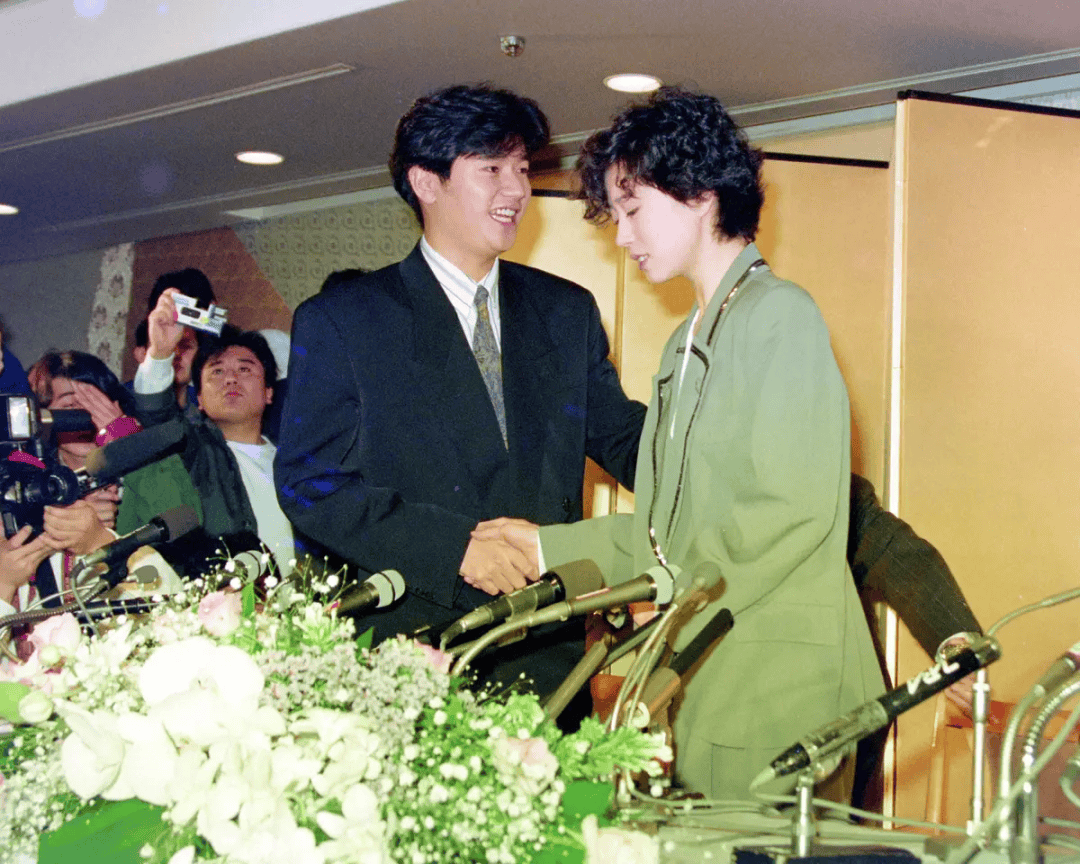 亞洲第一渣男！61歲男星「當年劈腿梅艷芳」逼天后輕生　心狠手辣「連親媽骨灰都不要」如今獲得報應...