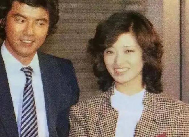 結婚45年從未吵過架！67歲資深男星「娶走大咖女演員」被酸高攀　如今他狀態驚人「夫妻遛狗被目擊」 