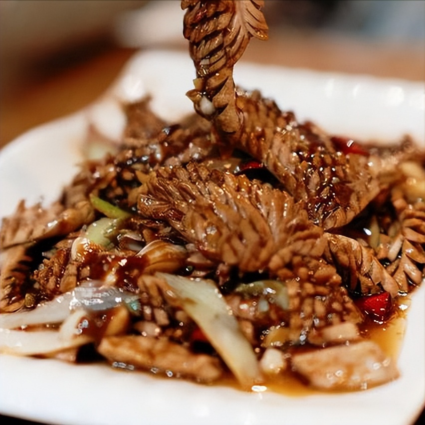 膽固醇冠軍被揪出！它是肥肉25倍「簡直血管殺手」　醫生：越吃血管越塞「很多人還吃它補身體」