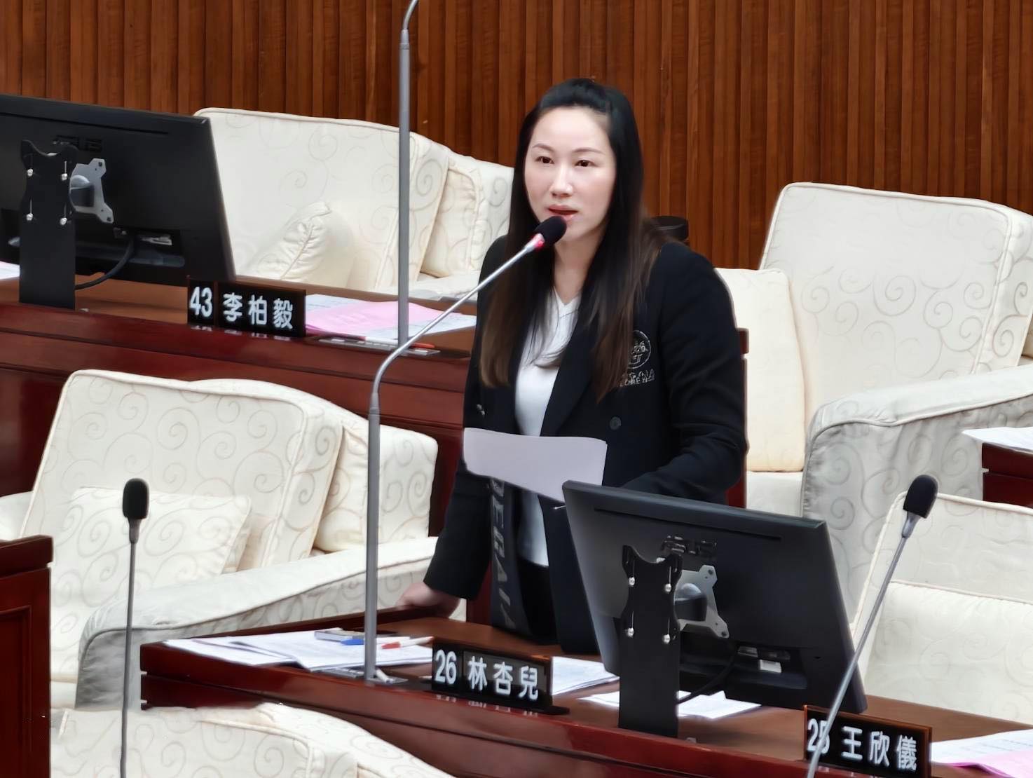 快訊／44歲女議員宣布罹癌！曬病床照「呼籲支持者祝福」：一定會撐過去...