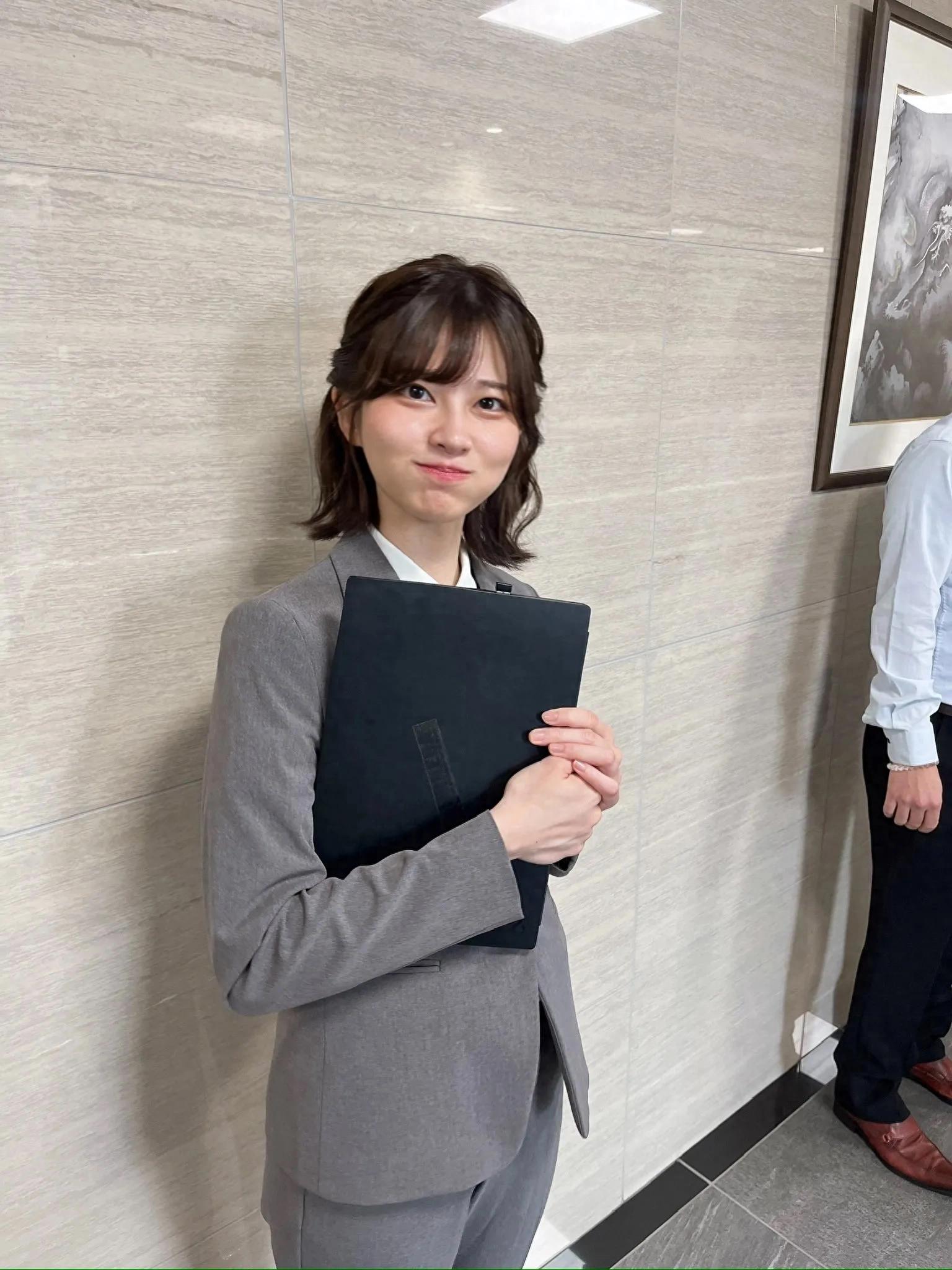 最美上班族OL照片爆紅！ 「7千萬人求婚告白」連馬斯克也出手了