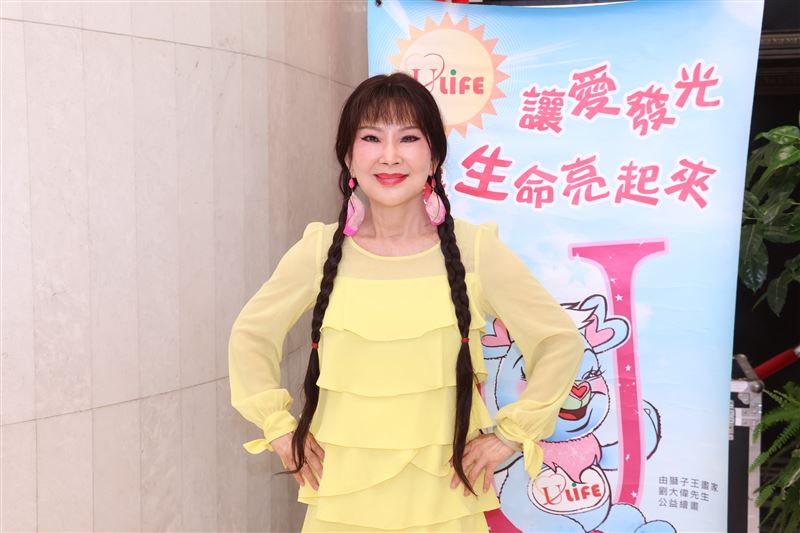 消失螢光幕多年！73歲資深女星「驚傳靠老人年金過活」　本人罕露面曝近況：「對生活很滿意...」