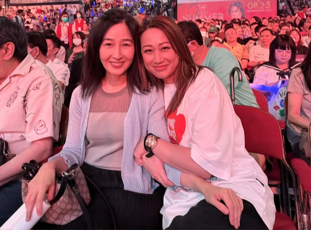 婚後淡出演藝圈！61歲天王嫂「被酸斷崖式衰老」　久違露面「把網友全看呆了」