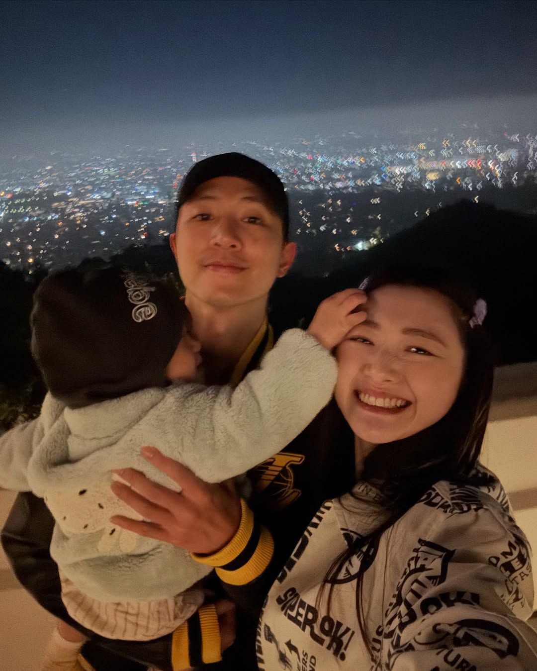 快訊／知名女星生了！喜迎二寶「完美遺傳爸爸雙眼皮」　她甜喊：「準備好跟哥哥玩了嗎？」