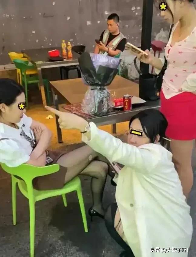 3女子吃飯沒帶錢當大爺！「連環call男友人付款」反轉結局超尷尬