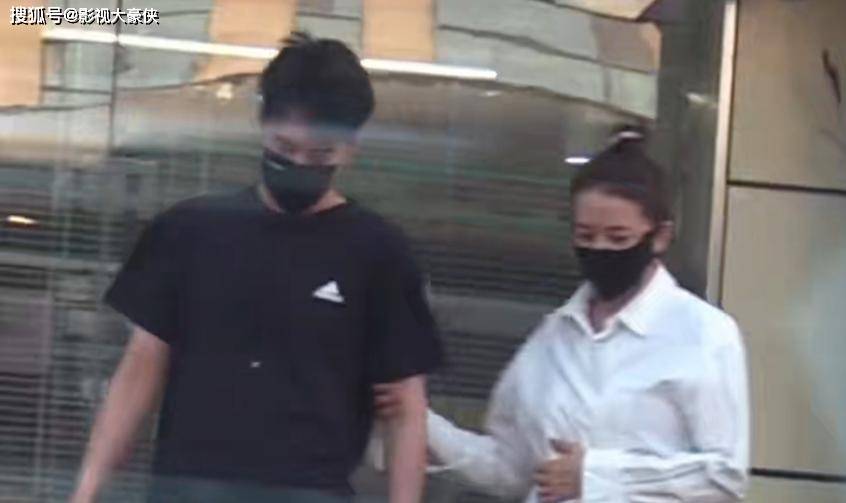 大咖姐弟戀夫妻被拍！「甜蜜挽手9年如一日」網羨： 這才是我要的愛情