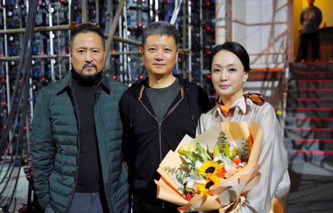 婚後定居美國！59歲大咖影后「當紅嫁普通醫生」遭看衰　淡出影壇多年「久違露面現身」狀態太驚人