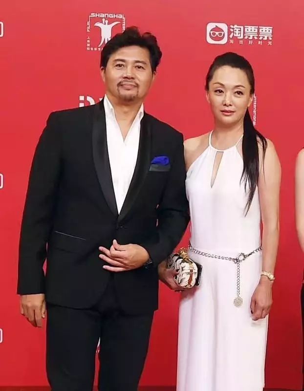 婚後定居美國！59歲大咖影后「當紅嫁普通醫生」遭看衰　淡出影壇多年「久違露面現身」狀態太驚人