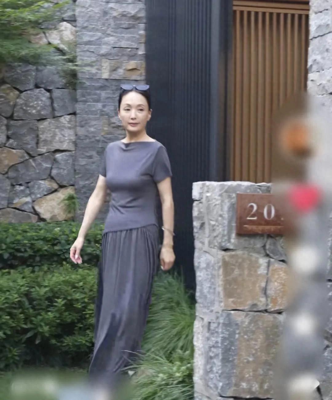 婚後定居美國！59歲大咖影后「當紅嫁普通醫生」遭看衰　淡出影壇多年「久違露面現身」狀態太驚人