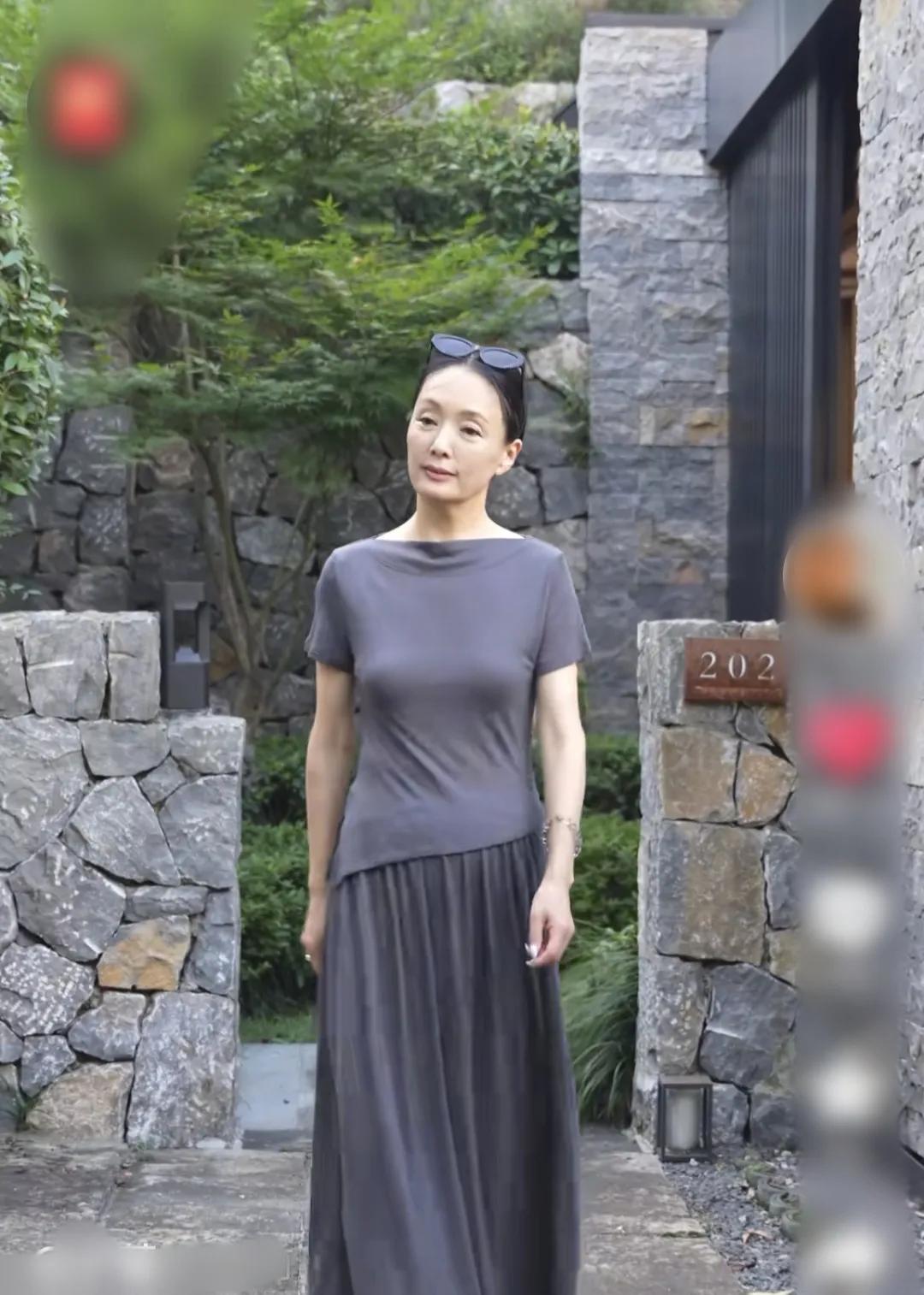 婚後定居美國！59歲大咖影后「當紅嫁普通醫生」遭看衰　淡出影壇多年「久違露面現身」狀態太驚人