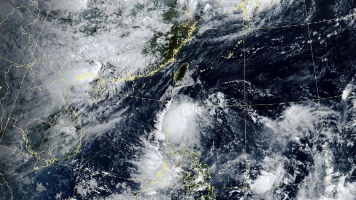 又有新颱風！短時間增強「一路向西衝」　最新預測「強水氣爆彈」對台灣影響曝光