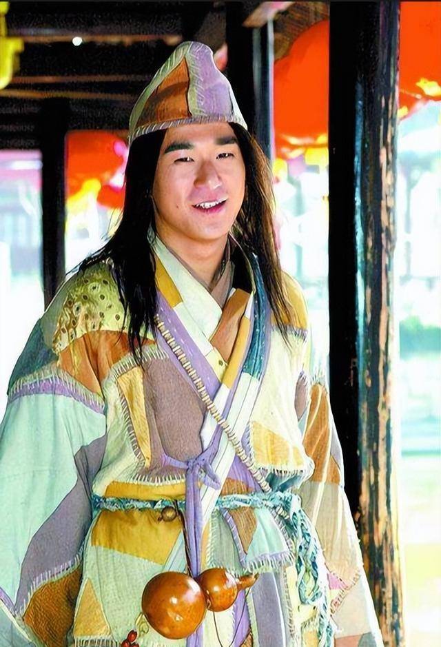 被43歲兒子長期啃老！資深演員「70歲賣命不敢退休」　網挖出「屢屢幫兒子擦屁股」：從不反省