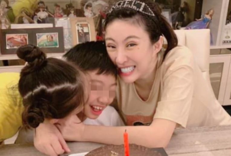 15歲兒「睡夢中離世」！本土女星「送愛子火化」求做1事　「PO照圓滿了」：媽媽和你永不分開