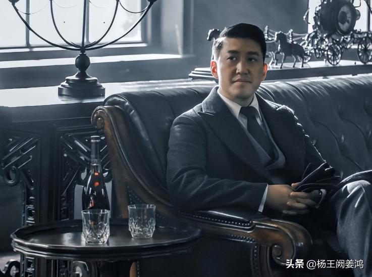 昔演壞人爆紅！資深男星晚年「身材發福、滿臉皺紋」　放棄藝人形象「在他手下打工」
