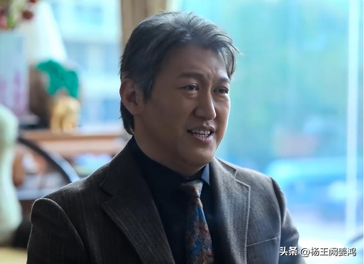 昔演壞人爆紅！資深男星晚年「身材發福、滿臉皺紋」　放棄藝人形象「在他手下打工」
