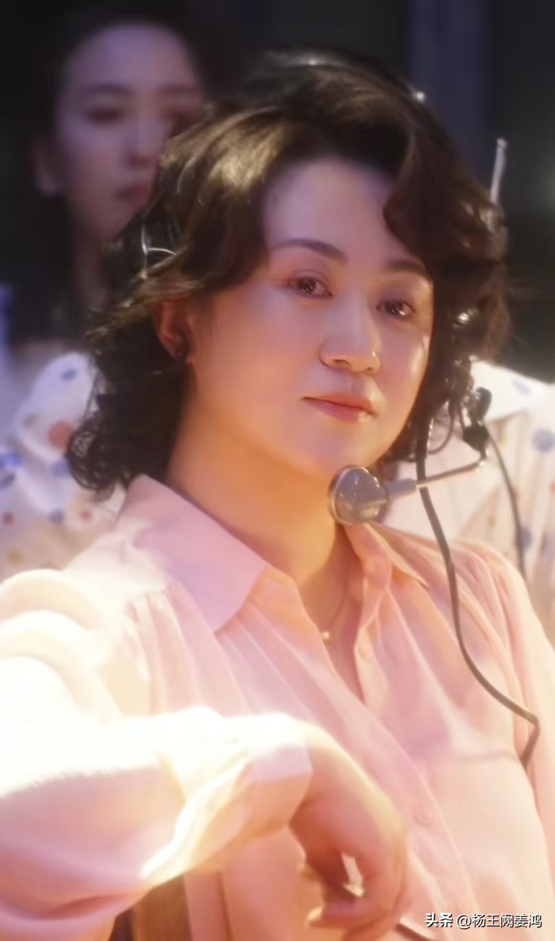 昔演壞人爆紅！資深男星晚年「身材發福、滿臉皺紋」　放棄藝人形象「在他手下打工」