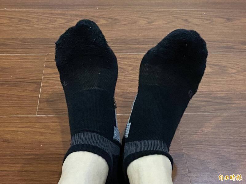 襪子也有毒！醫師示警「這4款別買」：恐藏一級致癌物