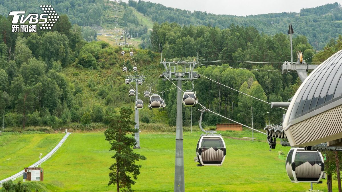 21人搭乘！高空纜車「驚傳斷裂」遊客從6米高空墜落　多人緊急送醫「現況曝光」