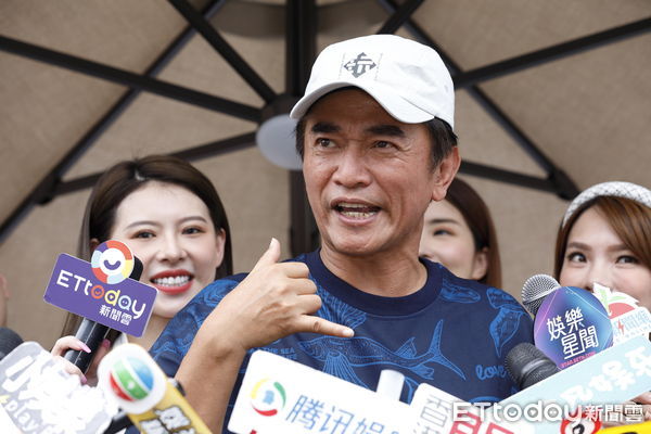 才感動謝父愛！吳宗憲4女兒「宣布斷絕父女關係」　導火線疑「為大咖男星翻臉」