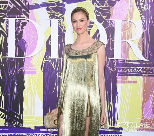 全球最美摩納哥王妃「證實懷第三胎」！收服帥氣王子「照片曝光」：男帥女美太配了！