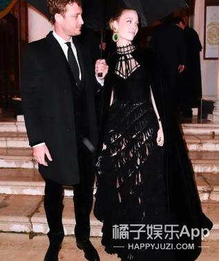 全球最美摩納哥王妃「證實懷第三胎」！收服帥氣王子「照片曝光」：男帥女美太配了！