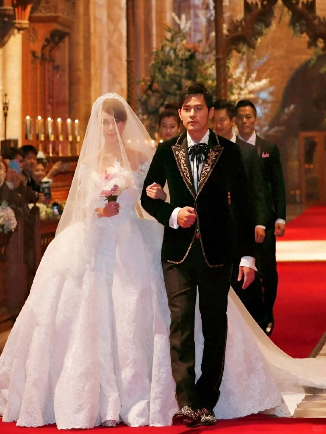 周杰倫為老婆甜慶生32歲！合照見「一亮點」網瘋猜：有第４胎了？