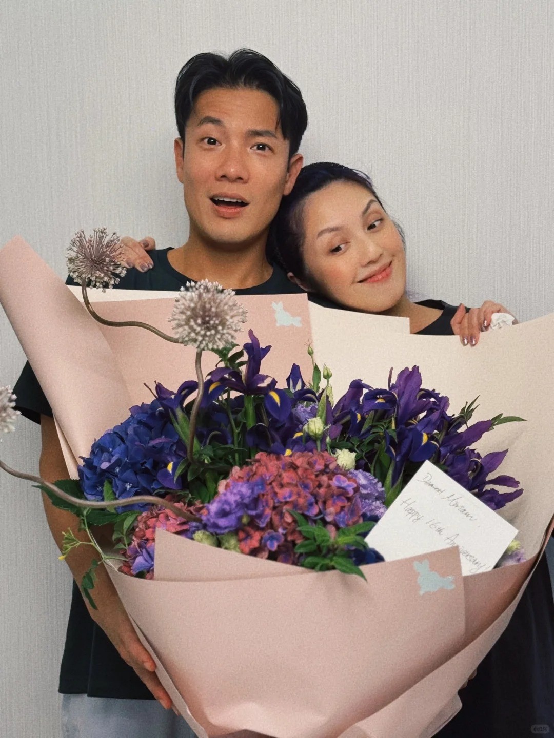 差5歲姊弟戀！明星夫妻「當初女尊男卑」不被看好　如今曬照「甜慶結婚16周年」網稱羨：愛情的模樣