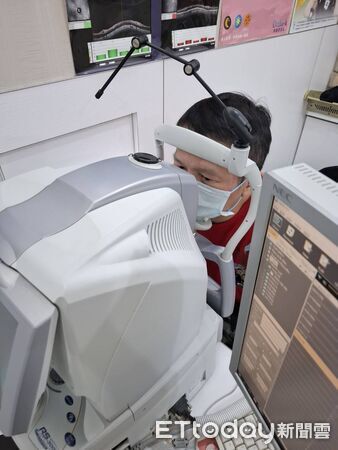 快訊／55歲秦楊驚爆「眼睛突發失明」！才罹肺腺癌0期　被誤診「錯過黃金治療期」崩潰喊：真想去死