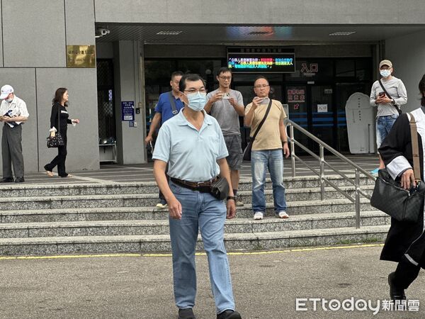 來回輾女大生致死！台中公車司機跳針「只有看到手啊」　家屬崩潰「法官怒嗆一句」讓他閉嘴