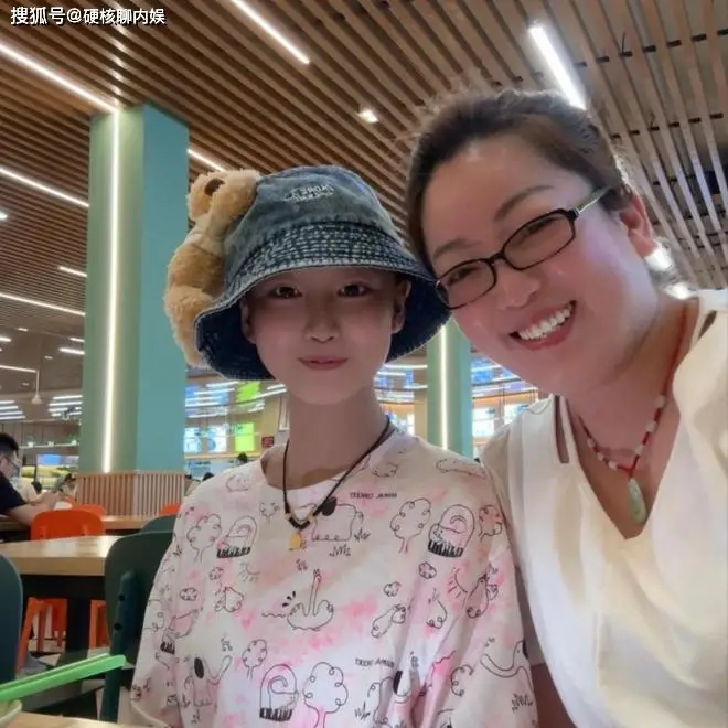 13歲少女腳痛一查是癌症！醫生警告「出現4警訊快就醫」：已經轉移了...