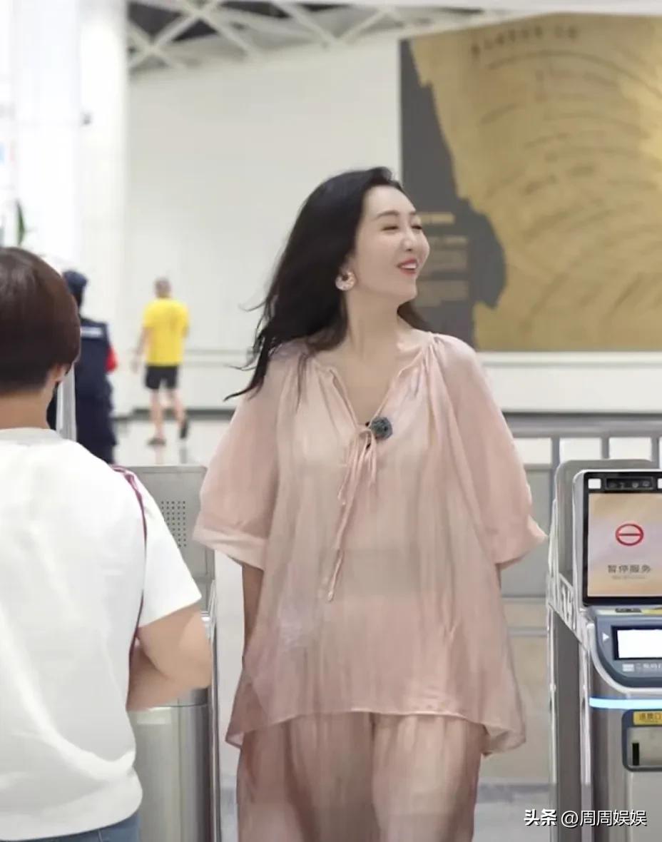 被罵小三多年！資深女星「當年介入影后婚姻」事業陷低潮　近日車站被偶遇「完全看不出已是人母」