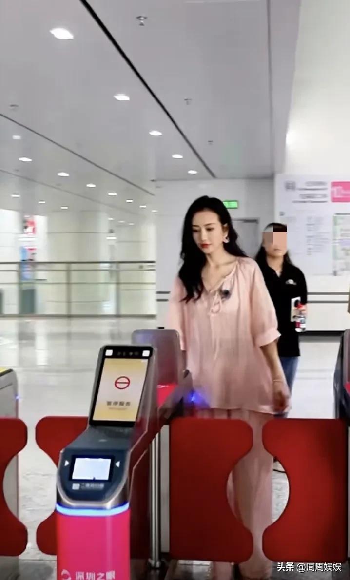 被罵小三多年！資深女星「當年介入影后婚姻」事業陷低潮　近日車站被偶遇「完全看不出已是人母」