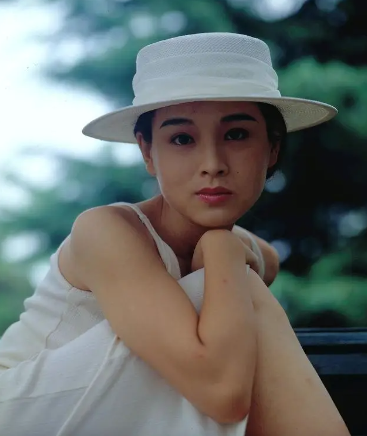 被控小三上位！63歲美艷女星「為愛消失33年」不再復出　如今63歲「被拍暴瘦衰老」網嘆：值得嗎？