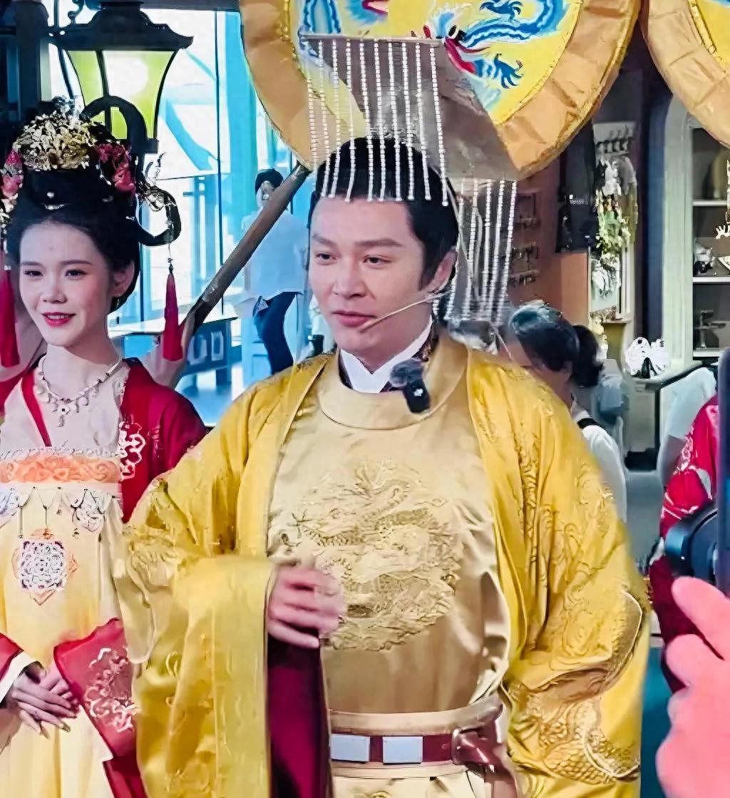 曾是古裝劇小生！46歲資深男星「如今在觀光景點當工作人員」　網質疑「沒戲拍缺錢了」他正面回應了