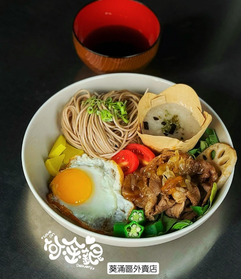 演藝圈太難混！昔日女星「轉行開咖啡廳、賣便當」　獨自備料烹飪「曝每日賺不到4000元」