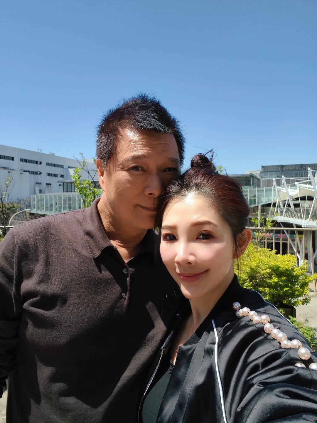 人氣超越老爸！20歲低調星二代「仙氣飄出螢幕」　被起底「學歷太頂尖」神繼承爸媽才貌