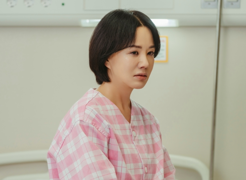 驚傳罹甲狀腺癌！56歲資深女星「術後8個月不能說話」　她崩潰掉淚「覺得世界天崩地裂...」