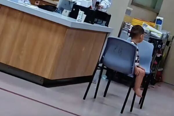 28歲單親媽「家中身亡」！2歲男童伴屍數日「1懂事舉動」醫護哭了
