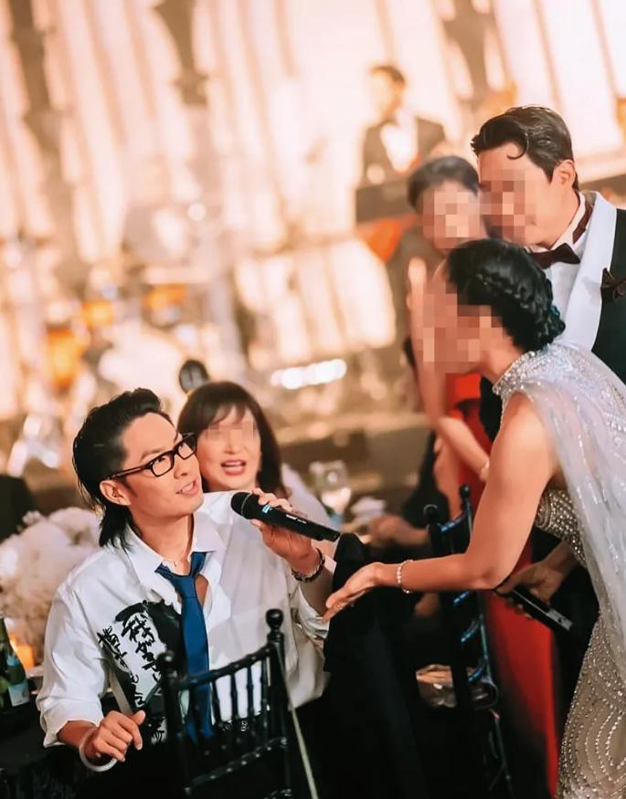 47歲吳建豪「帶新歡參加婚禮」！本人「神似Melody照片曝光」連媽媽也認可