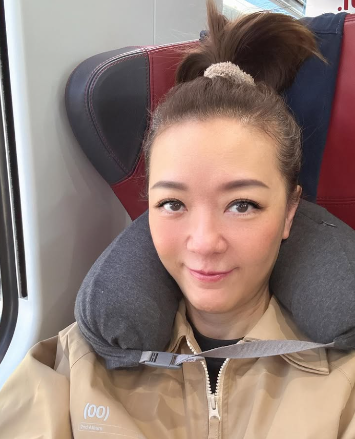 曾愛上有婦之夫！56歲資深女星「單身多年沒小孩」　突曬「與小31歲帥哥下廚照」男方身分曝光