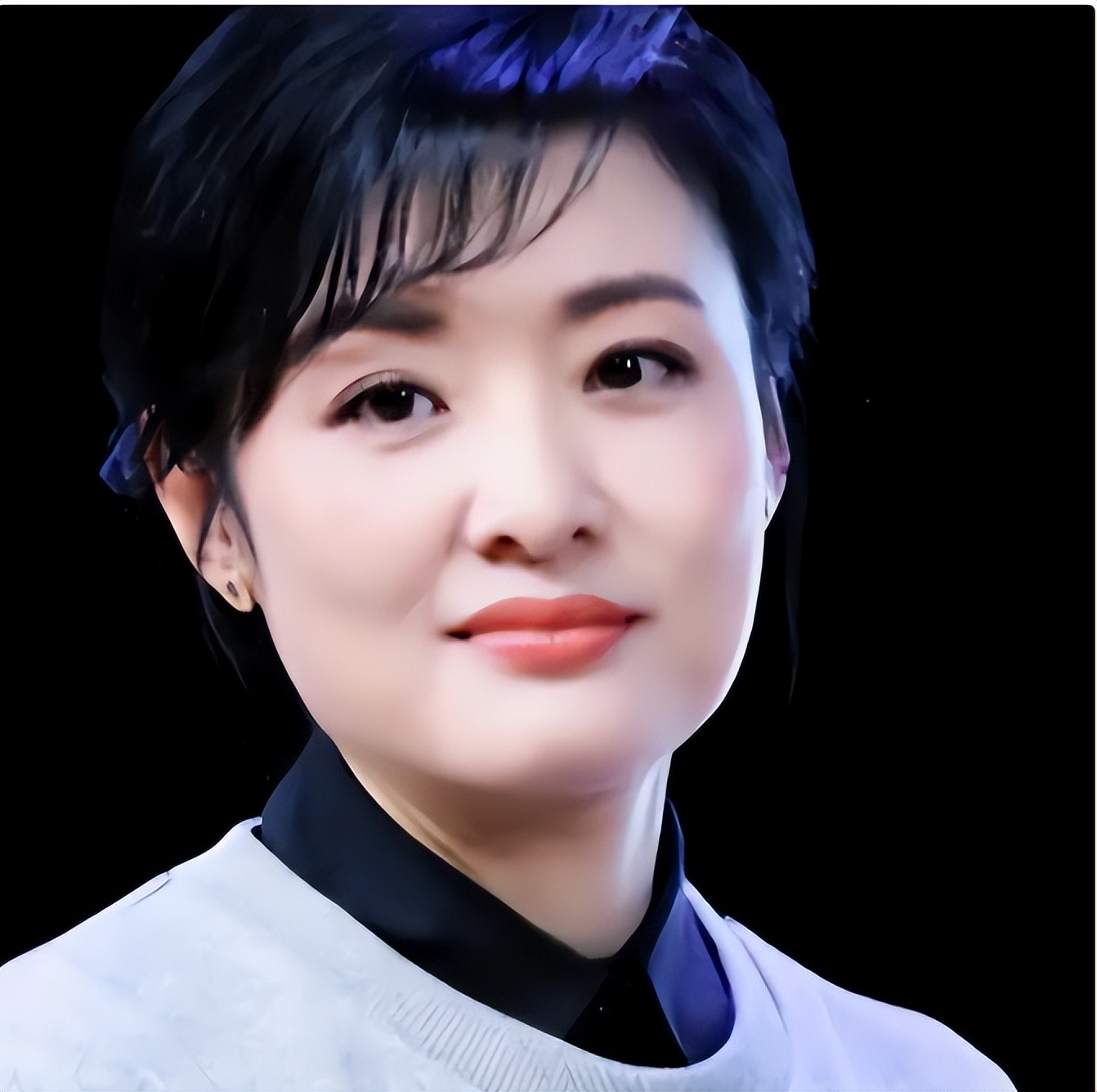 被酸愛財如命！57歲資深女星「拋棄初戀尪嫁富商」　默默承受攻擊「多年後真相曝光」網嘆：她是對的...