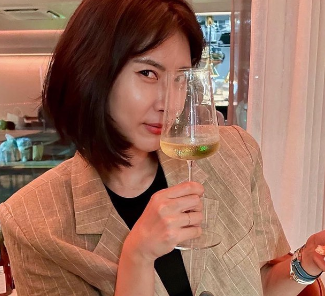 兒子敗血症過世5年！41歲資深女星「宣布懷孕9個月了」　曬全家福照「1亮點全網鼻酸」