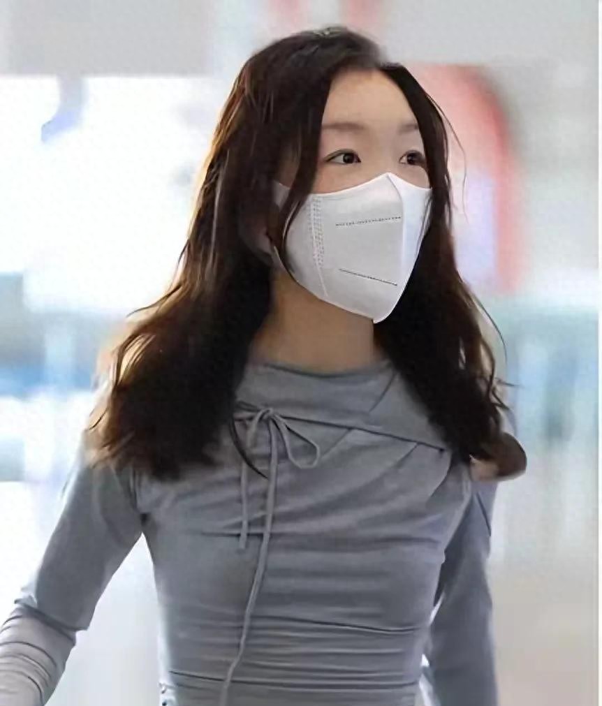剛傳出戀情告吹！大咖影后「素顏憔悴現身被目擊」　頭髮凌亂認不出「網憂情緒狀態」