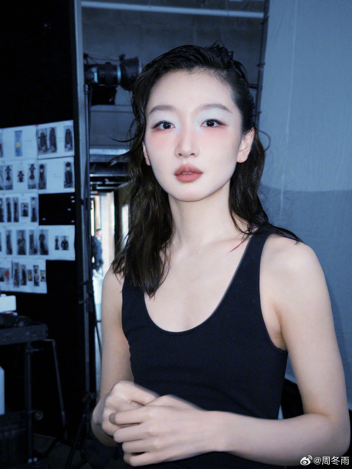 剛傳出戀情告吹！大咖影后「素顏憔悴現身被目擊」　頭髮凌亂認不出「網憂情緒狀態」