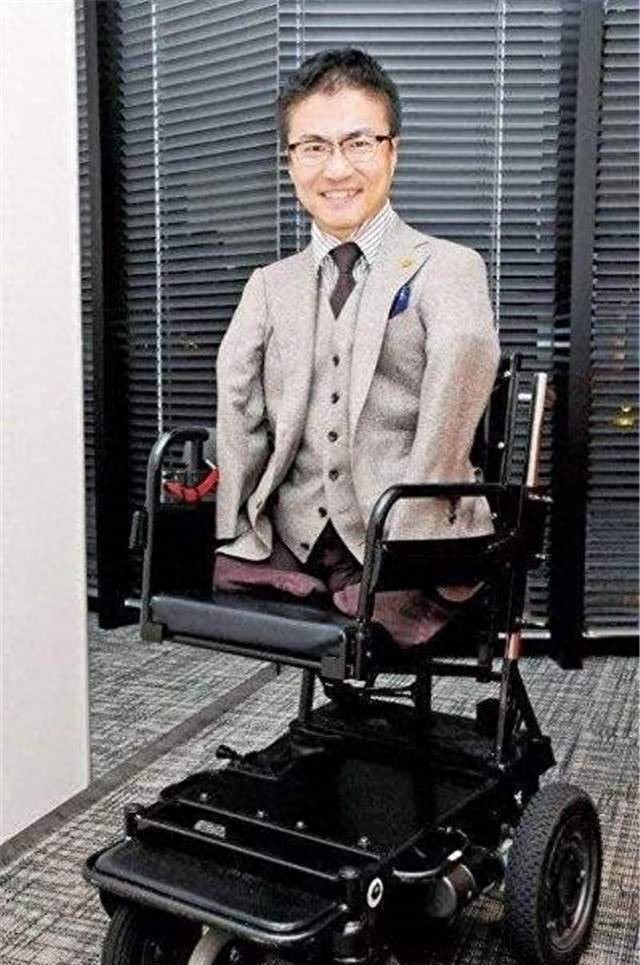 天生沒有四肢！49歲勵志作家「婚後出軌50女」　妻竟道歉「全都是我的錯」近況令人唏噓