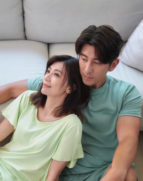 出國大解放！50歲賈靜雯「被女兒出賣比基尼辣照」　驚喊「我這麼小有什麼好看」修杰楷回應甜炸❤️
