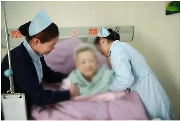 婆婆突然病危住院！我著急請假「我媽卻要我別管」　30天後才懂「婆家的一場棋局」我和老公贏了