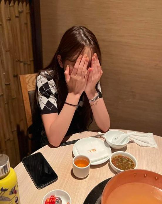 驚喜幫媽慶生！小禎18歲女兒「遺傳媽媽大長腿」越大越美　被問「是否進入演藝圈」媽媽發聲了