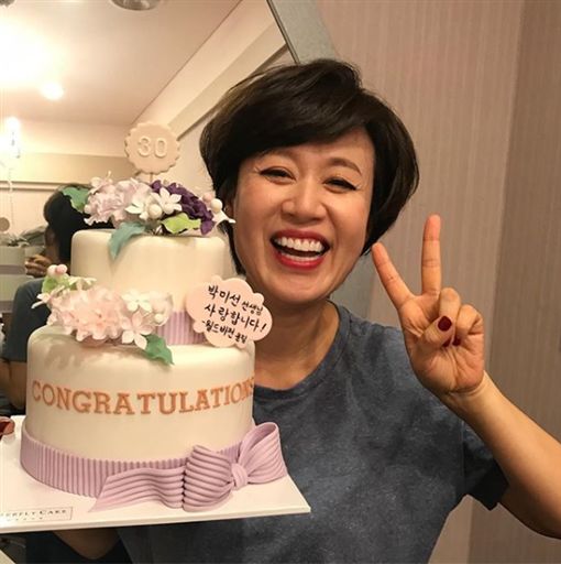 演藝圈震撼彈！58歲「喜劇界教母」消失螢光幕謠言四起　突證實「年初發現乳癌」：無限期停工